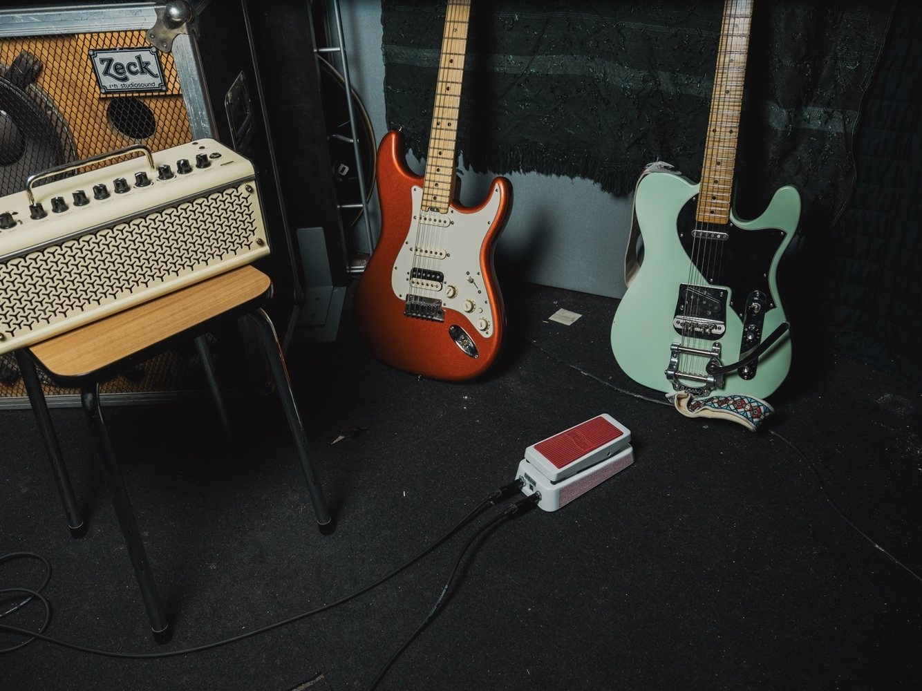 How can I imagine a first guitar lesson?