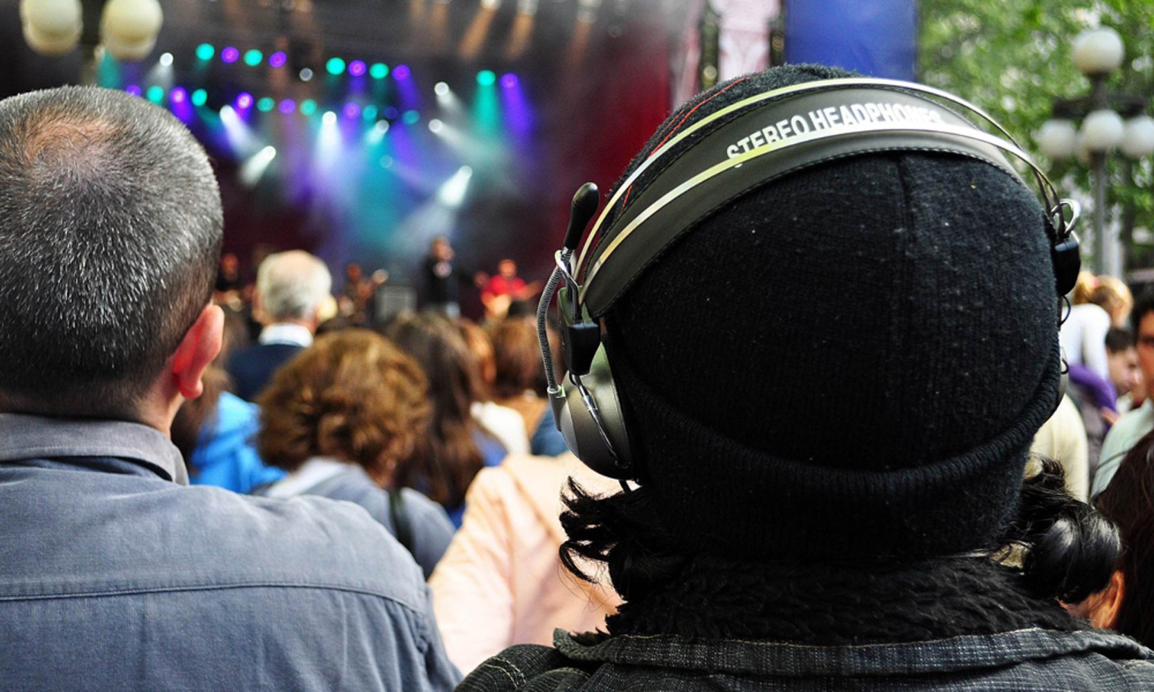 In-ears: Incorrect use can cause serious hearing damage