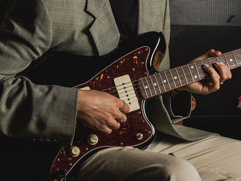 Learning guitar for adults: Potential challenges and how to overcome them 