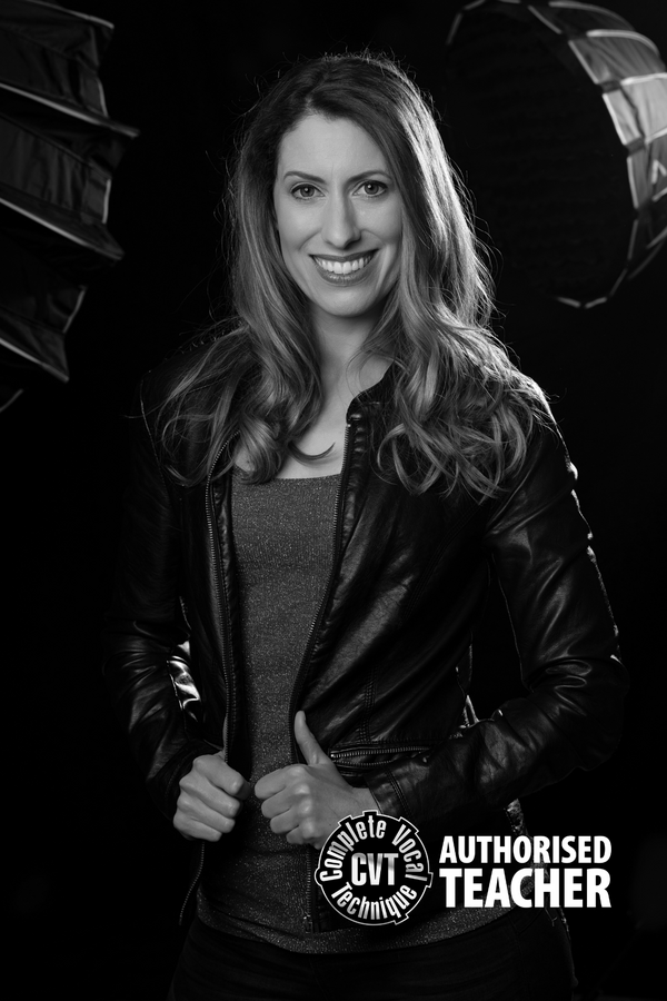 ritratto di Yael De Vries